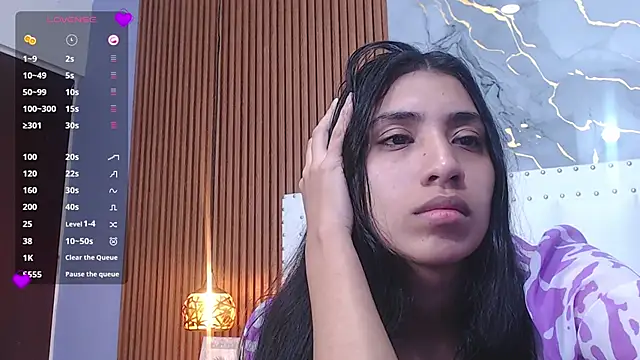 littlee emilyy  online show from 15, 1, 2025