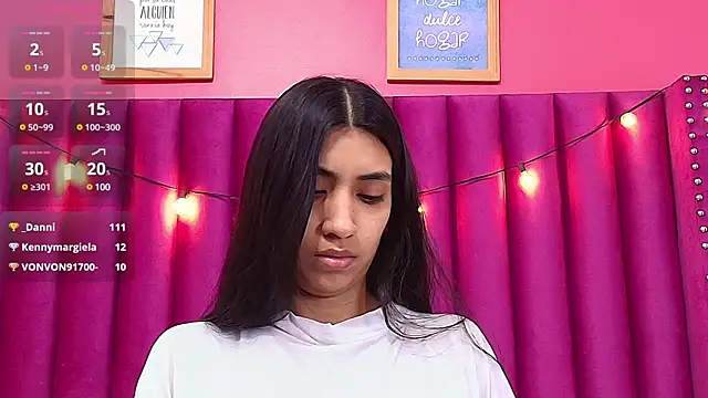 littlee emilyy  online show from 6, 2, 2025