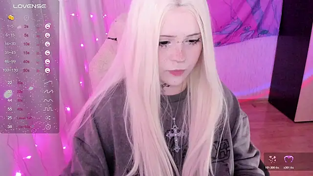 Snapshot of SelenaCute chatting on 19, 6, 2026 SelenaCute online show from 19, 6, 2026