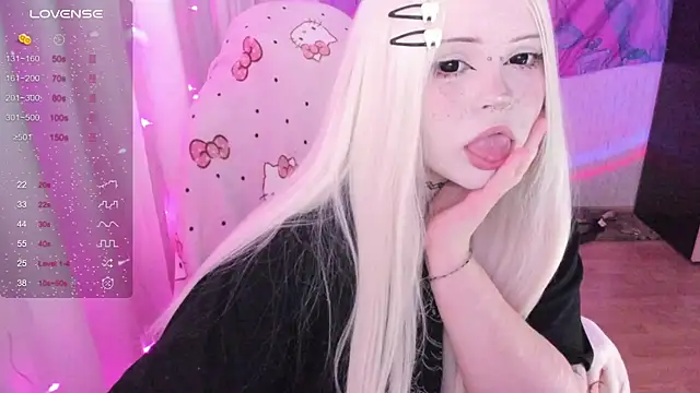 Snapshot of SelenaCute chatting on 6, 7, 2026 SelenaCute online show from 6, 7, 2026