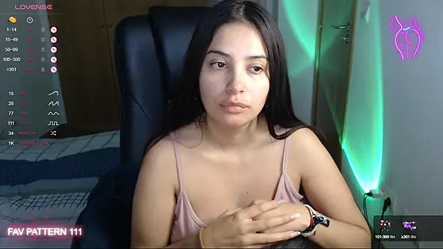 Snapshot of AnnaQueen chatting on 13, 1, 2025 AnnaQueen online show from 13, 1, 2025