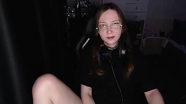 Snapshot of AmeliaKamishiro chatting on 4, 12, 2025 AmeliaKamishiro online show from 4, 12, 2025