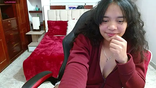 laureentt  online show from 4, 2, 2025