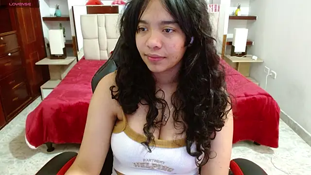 laureentt  online show from 28, 2, 2025