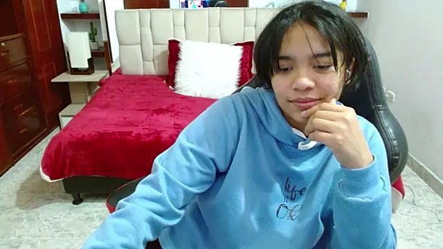 laureentt  online show from 20, 3, 2025