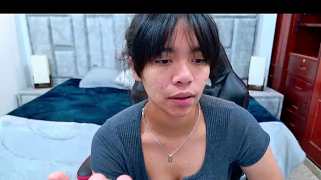 Snapshot of laureentt_ chatting on 7, 2, 2026 laureentt online show from 7, 2, 2026