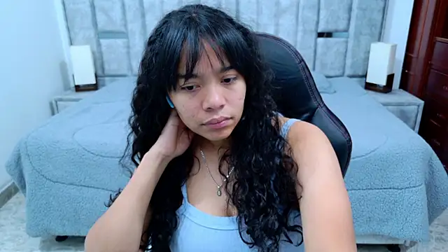 Snapshot of laureentt_ chatting on 16, 2, 2026 laureentt online show from 16, 2, 2026