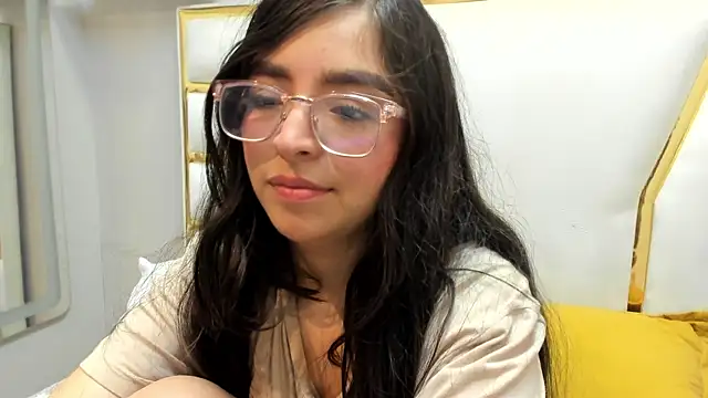 Eva Macalliter online show from 9, 3, 2025