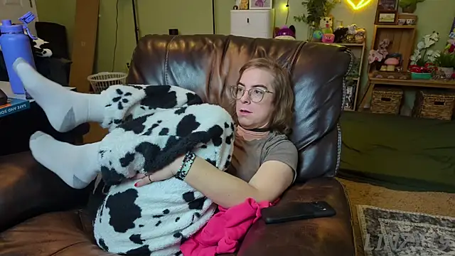 Snapshot of Linzy_19 chatting on 31, 1, 2025 Linzy 19 online show from 31, 1, 2025