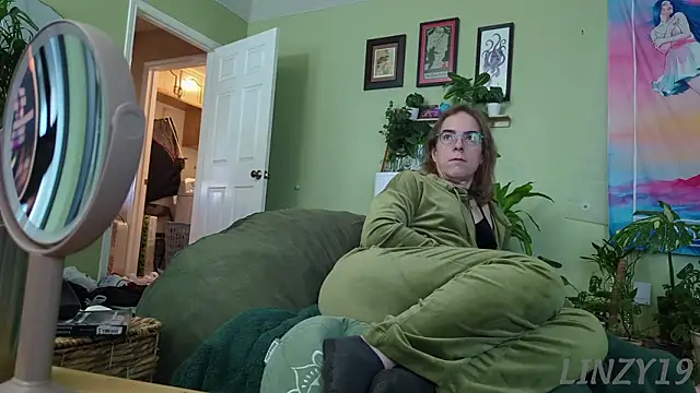 Linzy 19 online show from 15, 1, 2026