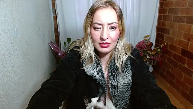 Snapshot of rashellroses22 chatting on 8, 1, 2025 rashellroses22 online show from 8, 1, 2025