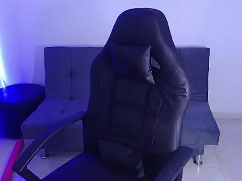 Snapshot of hot_king20 chatting on 21, 12, 2025 hot king20 online show from 21, 12, 2025