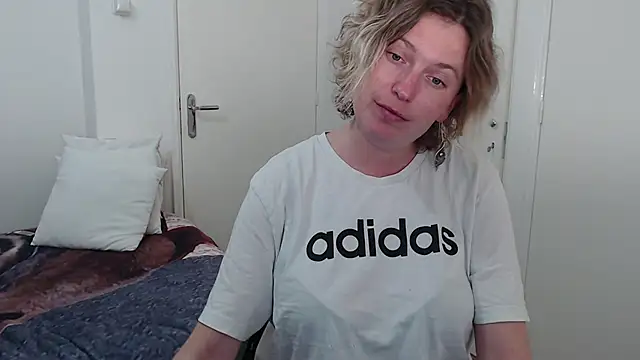 Snapshot of cumfun chatting on 5, 2, 2026 cumfun online show from 5, 2, 2026