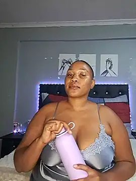 Toya P online show from 8, 9, 2025