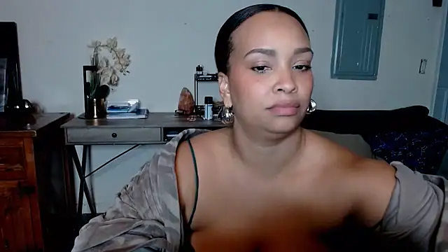 SashaEstrella online show from 25, 10, 2025