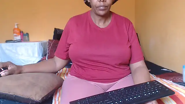 Snapshot of bustykelly chatting on 11, 7, 2026 bustykelly online show from 11, 7, 2026