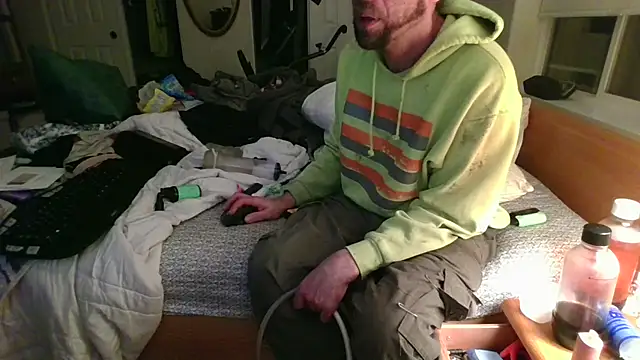 HandsumHungDaddy online show from 3, 3, 2025