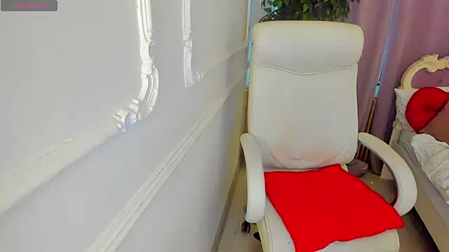 Lily Marlin online show from 4, 4, 2026