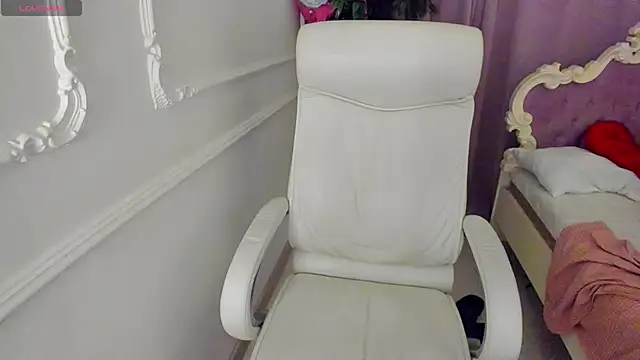 Lily Marlin online show from 5, 6, 2026