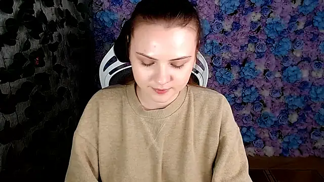 IxxiLiana online show from 25, 9, 2025