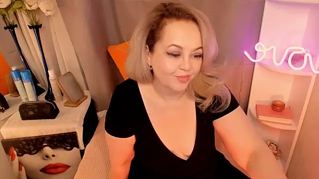 ShannaKingson online show from 6, 2, 2025