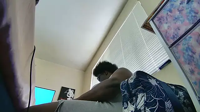 Snapshot of Yagurl__west chatting on 21, 2, 2025 Yagurl west online show from 21, 2, 2025