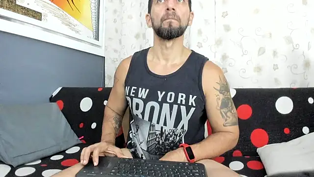 Snapshot of JULESLAKES chatting on 30, 10, 2025 JULESLAKES online show from 30, 10, 2025