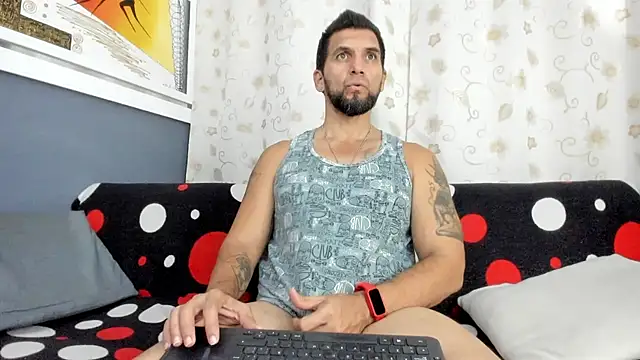 Snapshot of JULESLAKES chatting on 5, 11, 2025 JULESLAKES online show from 5, 11, 2025