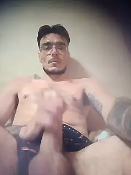 Snapshot of juannjose chatting on 5, 7, 2026 juannjose online show from 5, 7, 2026