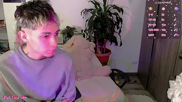 Snapshot of badeyes_crazygoat chatting on 30, 9, 2025 badeyes crazygoat online show from 30, 9, 2025