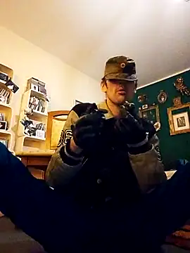 Snapshot of prolltop chatting on 7, 10, 2025 prolltop online show from 7, 10, 2025