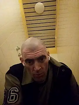 Snapshot of prolltop chatting on 13, 10, 2025 prolltop online show from 13, 10, 2025