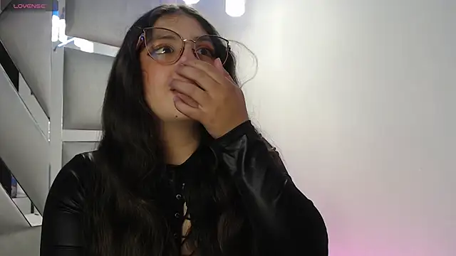 Paola Lyon  online show from 19, 3, 2025