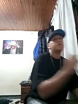 Snapshot of Peterking11 chatting on 11, 11, 2025 Peterking11 online show from 11, 11, 2025