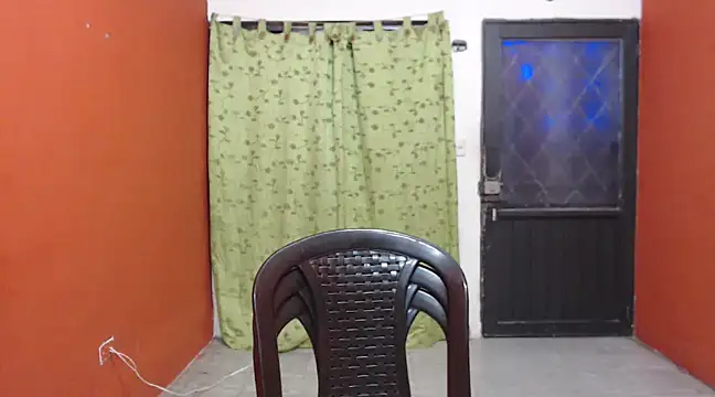 Snapshot of LAURA_CRAIZY chatting on 11, 12, 2024 LAURA CRAIZY online show from 11, 12, 2024