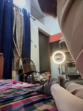 PARI Hun online show from 4, 1, 2025