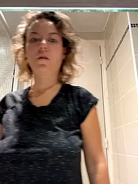 Snapshot of BabyNila chatting on 9, 10, 2025 BabyNila online show from 9, 10, 2025