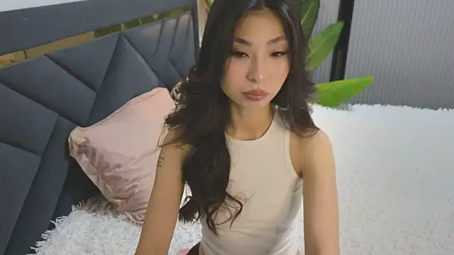 Snapshot of TrishaRey chatting on 20, 10, 2025 TrishaRey online show from 20, 10, 2025