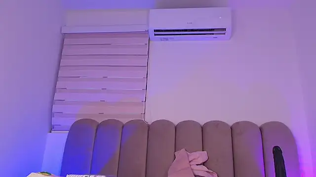 jones maddy  online show from 20, 11, 2025