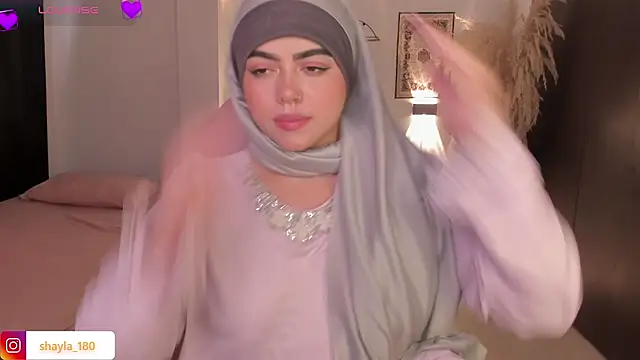 shayla 18 online show from 18, 11, 2025