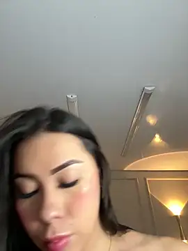 Snapshot of Miss_blue69 chatting on 28, 10, 2025 Miss blue69 online show from 28, 10, 2025