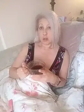 Snapshot of MaggieMoonxxx chatting on 16, 12, 2024 MaggieMoonxxx online show from 16, 12, 2024