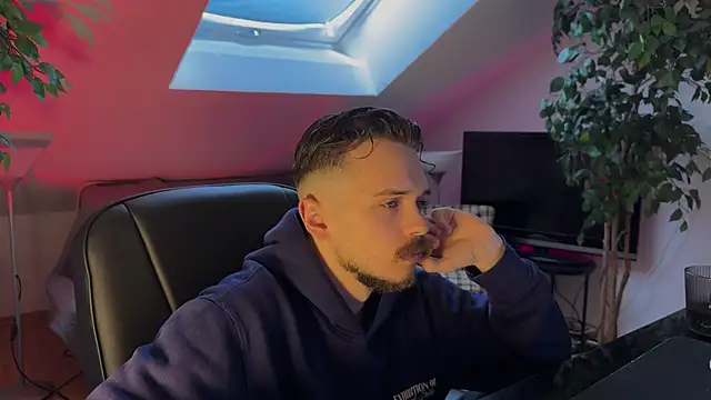 naked psy online show from 21, 2, 2026