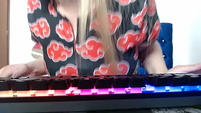 Snapshot of 69liamilk69 chatting on 23, 11, 2025 69liamilk69 online show from 23, 11, 2025