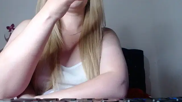 Snapshot of 69liamilk69 chatting on 19, 12, 2025 69liamilk69 online show from 19, 12, 2025