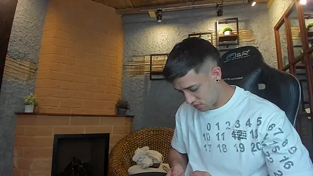 alexgiraldo  online show from 4, 2, 2025