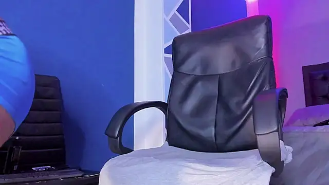 Snapshot of alex_oficial chatting on 18, 3, 2025 alex oficial online show from 18, 3, 2025