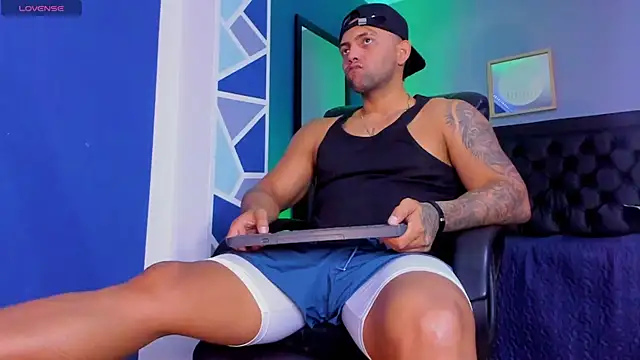 Snapshot of alex_oficial chatting on 16, 10, 2025 alex oficial online show from 16, 10, 2025