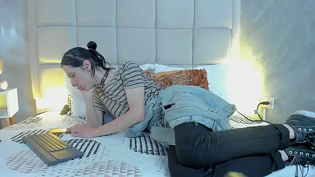 Hecatee 77 online show from 11, 2, 2026