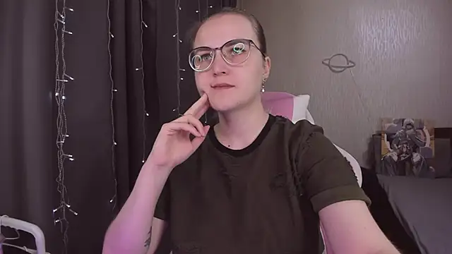 MissBrightShine online show from 18, 11, 2025